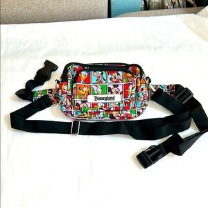 DISNEY: Limited Edition Design! Fanny pack that converts to a Cross Body. EUC!